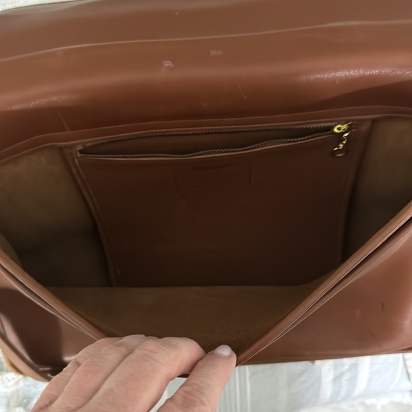 Coach leather brief case. Comes with brochure & including small coach pochette! - Picture 5 of 12